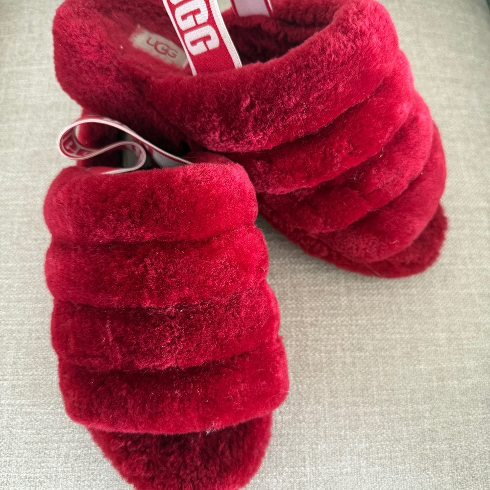 Women’s Ugg “Fluff Yeah” Slide Sandals  Size 9